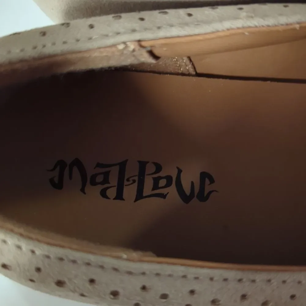 NWOT Madlove Tan Faux Leather Slip On Platforms - Picture 4 of 4